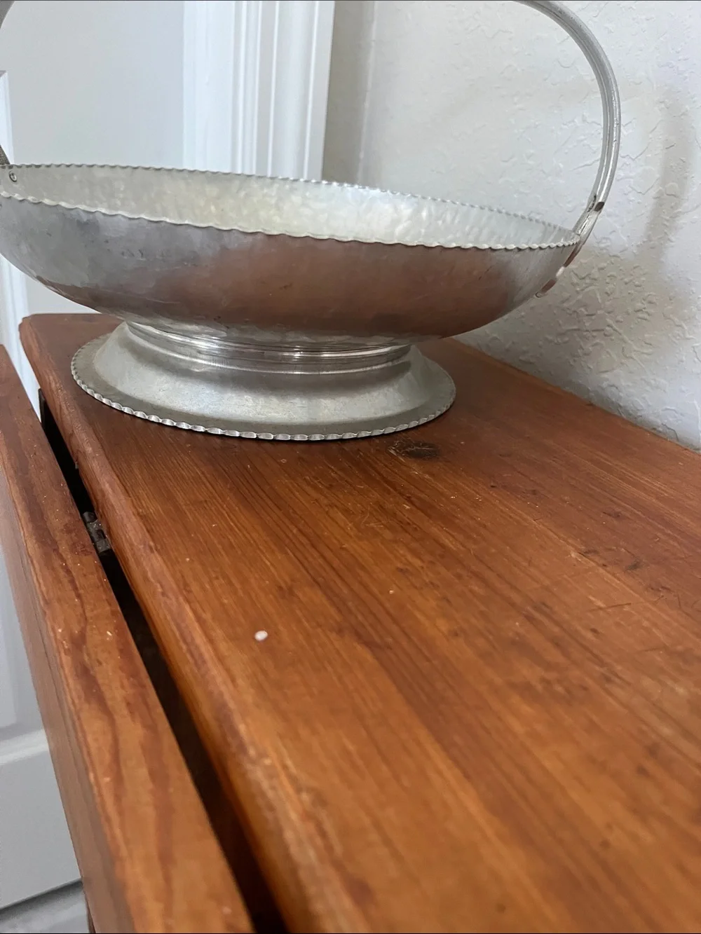 Hand Wrought Creations by Rodney Kent #466 Tulips 1940’s Hammered basket RARE